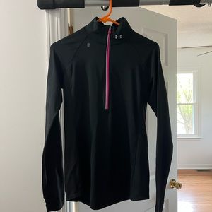 Fitted under armour cold gear running top
